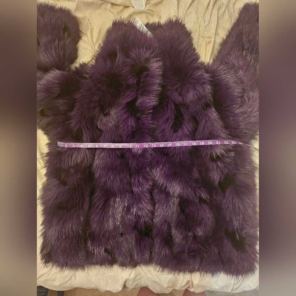 Luxurious Purple Faux Fur Coat - Picture 7 of 9